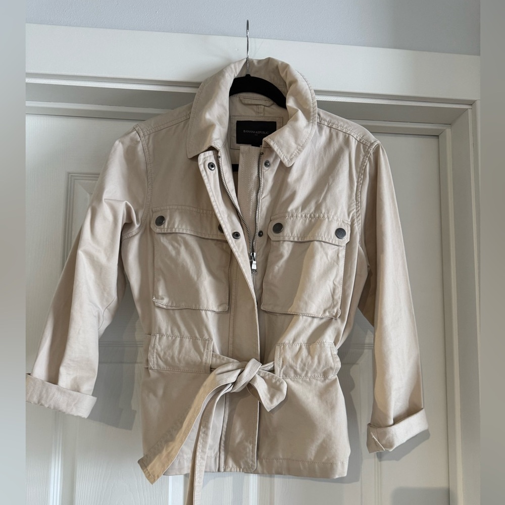 Banana Republic Women's Beige Jacket with Belt